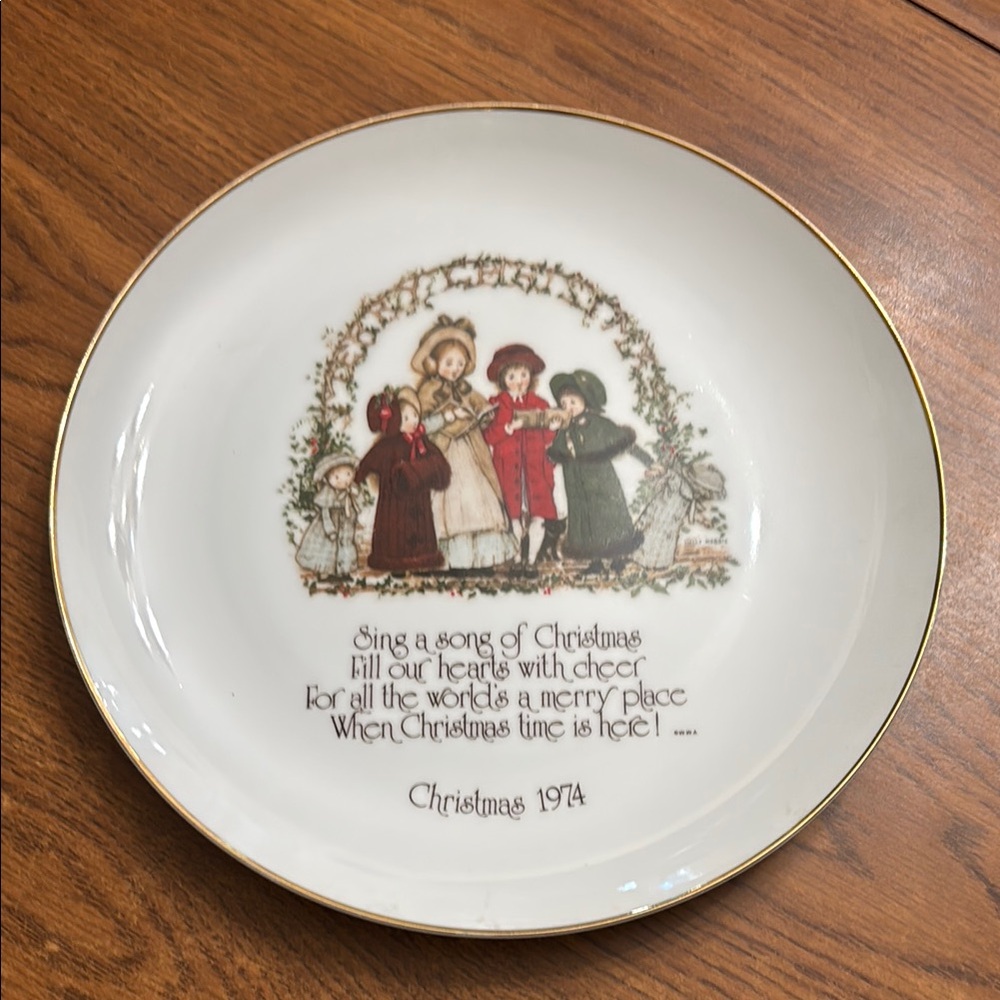 Vintage Holly Hobbie Christmas 1974 Decorative Plate